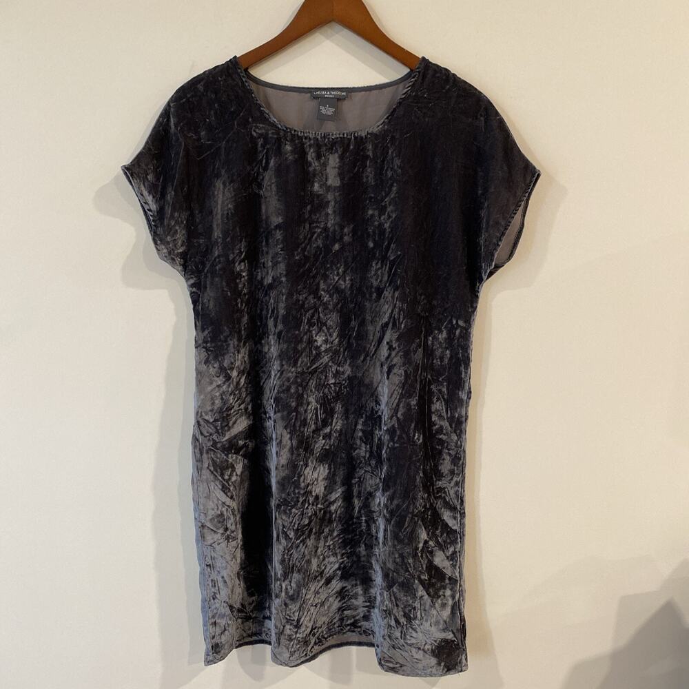 Chelsea & Theodore Dress Size S Grey Velour Velvet Shift Short Sleeve Boho